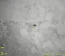  Akıncı İHA Reisi’yi taşıyan helikopterin enkazını tespit ettiği anlar kamerada