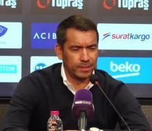 Van Bronckhorst Beşiktaş adına 27 yıl sonra bir ilki başardı