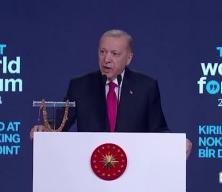 Cumhurbaşkanı Erdoğan'ın salondaki provokatöre tokat gibi cevap!