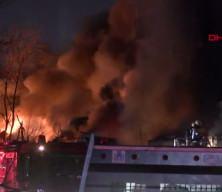  Esenyurt'ta yapı malzemeleri &uuml;retilen fabrikada yangın