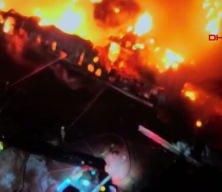 Esenyurt'ta fabrika yangını! B&ouml;lgede peş peşe patlama sesleri