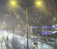 İstanbul&rsquo;da kar yağışı başladı