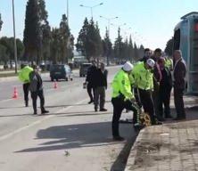 Kahramanmaraş'ta aracın &ccedil;arptığı halk otob&uuml;s&uuml; devrildi: 17 yaralı