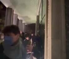 İBB'deki göstericilerden CHP'ye tepki: Allah belanızı versin