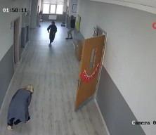 Nefessiz kalan öğrenciye okul müdüründen heimlich manevrası