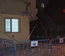 Pendik'te gece yarısı facianın eşiğinden dönüldü! 5 katlı binanın balkonu çöktü