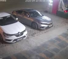 Şanlıurfa'da otomobil park halindeki araçlara çarptı: 2 ölü, 1 yaralı