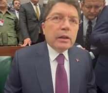 Bakan Tunç'tan DEM Parti'ye tepki: "Biz burada top oynamıyoruz"