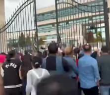 Sözde hayvan sevicileri Anayasa Mahkemesi'ne zorla girdi