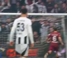 Beşiktaş'ın Portekizli yıldızı Rafa Silva gelecek sezon için kararını verdi