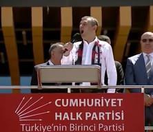Vanlılar şaştı kaldı: Özgür Özel'den Sırrı Süreyya Önder’in ruhuna alkış