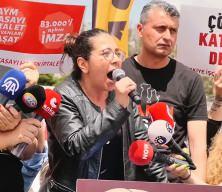 TİP'li Sera Kadıgil, Anayasa Mahkemesi'nin önünde konuştu: Bütün köpekler adına sesleniyorum