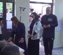 Arnavutluk'taki genel seçimi, resmi olmayan sonuçlara göre Başbakan Rama'nın partisi kazandı