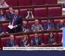 Meloni'ye ''hayalet kostümü'' ile güldüren protesto