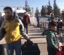 Devrimden sonra Suriyeliler ülkelerine dönmeye devam ediyor!Şu an 1,5 milyondan fazla geri dönüş kayıtlara geçti...