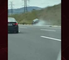 Otobanda korku dolu anlar! Kontrolden çıkan yoldan böyle çıktı