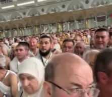 Hacı adayları Kabe'de Gazze için dua ediyor