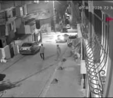 Üç çocuk mahalleyi ayağa kaldırdı: Evin balkonuna torpil fırlatıp kaçtılar