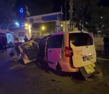 Gaziantep'te otomobil ile hafif ticari araç çarpıştı, 5 kişi öldü, 2 kişi yaralandı