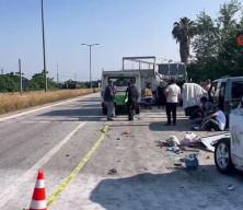 Hatay'da kamyon 3 aracı biçti: 1 ölü, 10 yaralı
