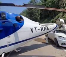 Hindistan'da bir helikopter aracın üzerine sert iniş yaptı