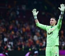 Muslera'dan Galatasaray'a sürpriz imza: 12.500 kilometrelik köprü kurdu