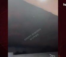 İran ile İsrail'in petrol tesisleri vuruldu! Füze yağmuru kamerada