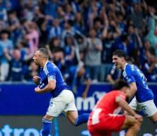 Santi Cazorla tarih yazmaya devam ediyor! 