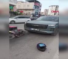 Trafik magandası kadın  çarptığı motosikletliye küfür etti kaskını ezip kaçtı