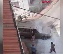 Aracı yanan sürücü sinirden deliye döndü camları kırdı!