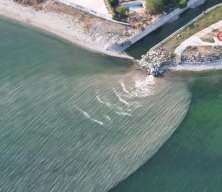 Beylikdüzü'nde deniz artık kahverengi! İSKİ'nin "atık su" skandalı pes dedirtti!