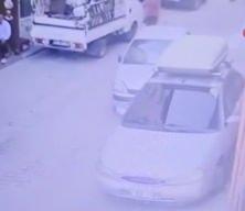 Bursa'da fenalaşan sürücü 4 araca çarparak durabildi 