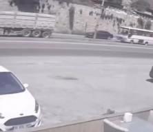Hatay Belen’de midibüs tıra çarptı: 2 kişi yaralandı