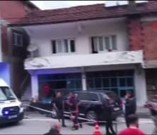Kontrolden çıkan otomobil bakkala daldı! Feci olayda 2 kişi öldü