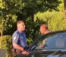 Polis ile vatandaş yumruk yumruğa kavga etti