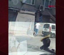 Sokak ortasında annesi darp etti! Çevredekiler izledi