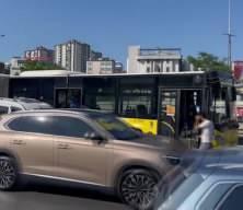 İETT otobüsü kaza yaptı! Trafik kilitlendi...