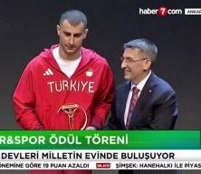 Ülke TV 9. Spor&Spor Ödül Gecesi'nde Halter Federasyonu Başkanı ve sporcuları ödüllerini aldı