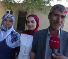 YKS çıkışında duygulandıran anlar: Muşlu baba kızını çiçekle karşıladı, görüntüler milyonlara ulaştı