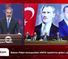 Hakan Fidan konuşurken MKYK üyelerine 'Sır saklayın' mesajı!