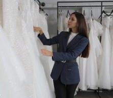 Bursalı modacıdan girişimcilik hamlesi: Kiralık abiye ve gelinlikle hem kendisi hem müşterisi kazanıyor