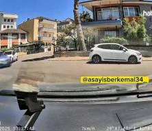 Kocaeli'de akılalmaz kaza! İki otomobil çarpıştı olan bisikletli çocuğa oldu...
