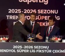 Süper Lig fikstür çekiminde Galatasaray ve Fenerbahçe gerilimi kameralara böyle yansıdı