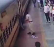 Trene binemeyen kadın az kalsın canından oluyordu