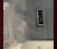 Fransa'da kahraman bakıcı alevlerin arasından 4 bebeği işte böyle kurtardı