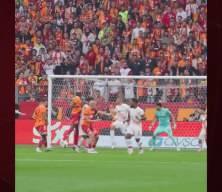 Osimhen Galatasaray'ın teklifini kabul etti! Napoli ile pazarlık sürüyor