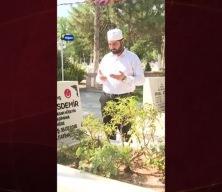 Emekli Korgeneral Zekai Aksakallı, şehit Ömer Halisdemir'in mezarını ziyaret etti