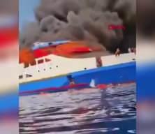 Endonezya'da yolcu gemisinde yangın çıktı: 3 kişi hayatını kaybetti!
