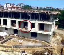 İnşaattan düşen ustanın bacağına demir saplandı! 