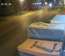 Kontrolünü kaybeden otomobil sürücüsü kamyonetle kafa kafaya çarpıştı